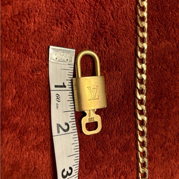 Louis Vuitton padlock with key in necklace 🔐{#320} - Picture 5 of 12